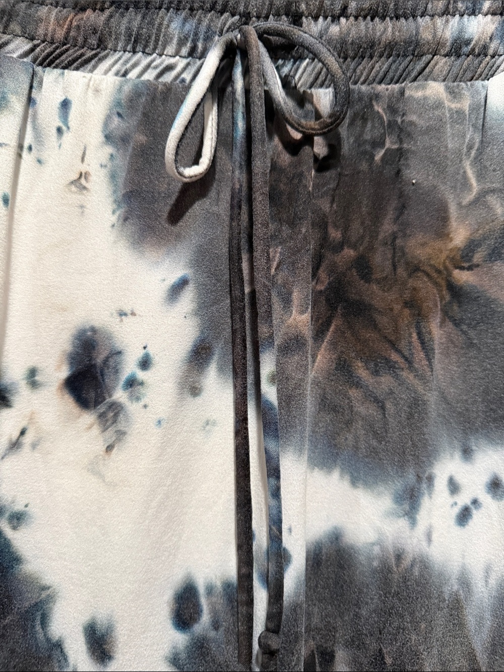 Sozy - Women’s Tie-Dye Drawstring Skirt - Black & White and a bit of Blue - Picture 3 of 5